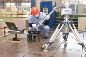 利用三维激光扫描测量臂测量外形结构复杂部品，实现 依照设计三维图进行的全方位检测，力求产品与设计的100%一致。